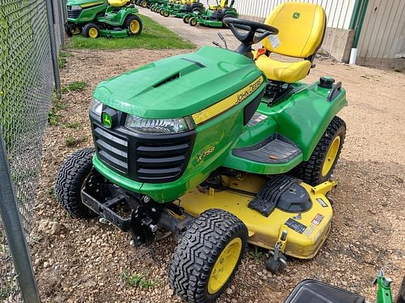 Image of John Deere X758 equipment image 4