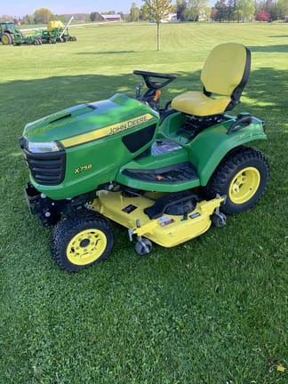 Main image John Deere X758