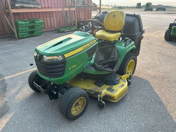 2021 John Deere X758 Equipment Image0