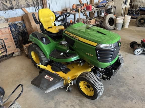 Image of John Deere X758 equipment image 2