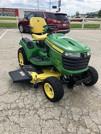 Image of John Deere X758 equipment image 3
