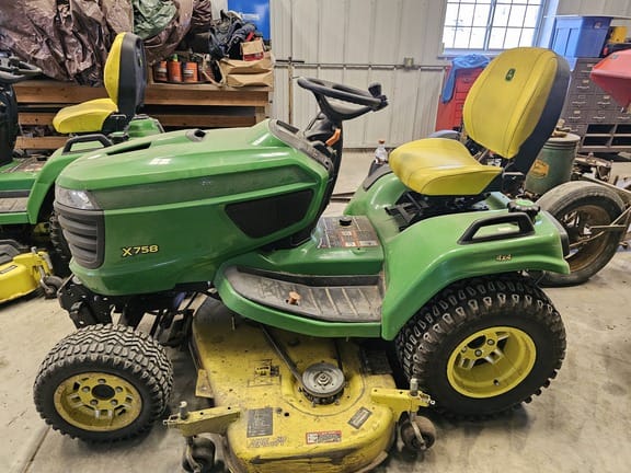 2021 John Deere X758 Equipment Image0