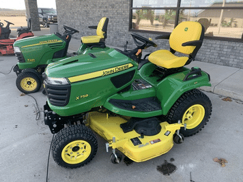 Main image John Deere X758