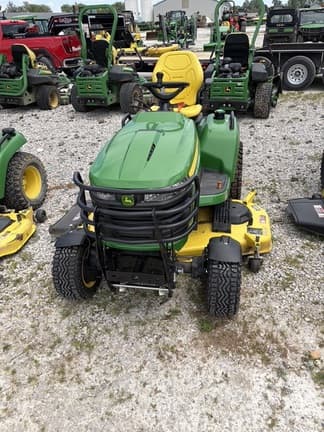 Image of John Deere X758 equipment image 3