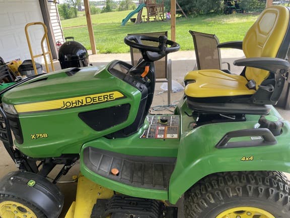 Image of John Deere X758 equipment image 2