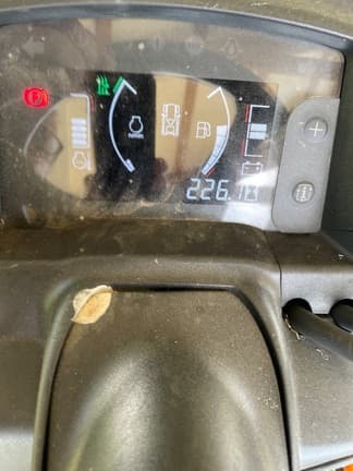 Image of John Deere X758 equipment image 4