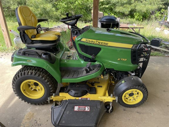 2021 John Deere X758 Equipment Image0