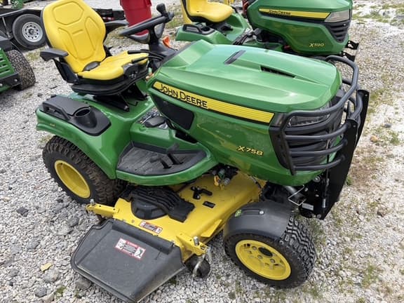 Image of John Deere X758 equipment image 1