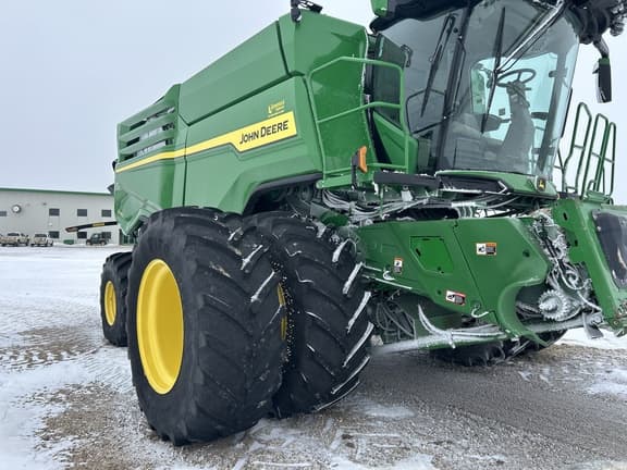 Image of John Deere X9 1000 equipment image 1