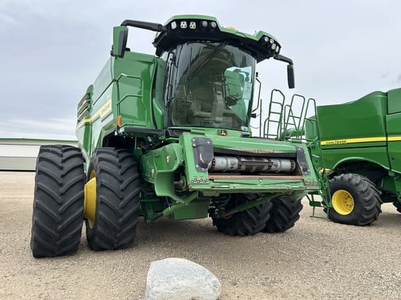Image of John Deere X9 1000 equipment image 3