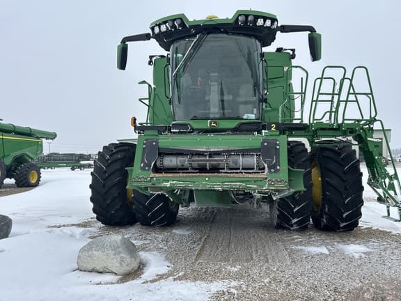 Image of John Deere X9 1000 equipment image 2