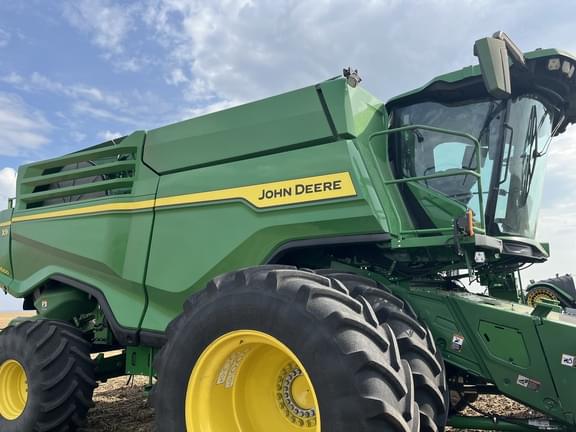 Image of John Deere X9 1000 equipment image 4