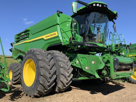 Image of John Deere X9 1000 equipment image 1