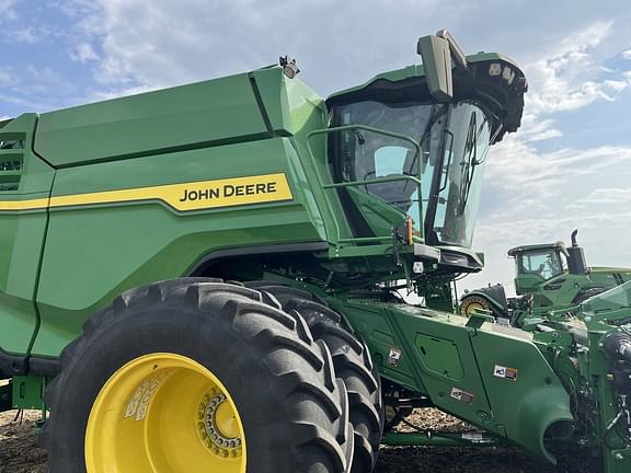 Image of John Deere X9 1000 equipment image 4