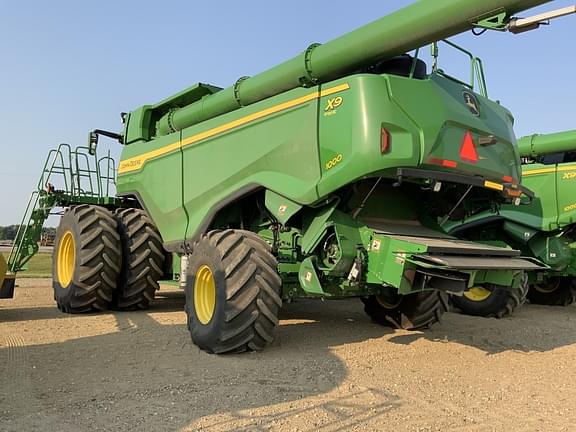 Image of John Deere X9 1000 equipment image 4