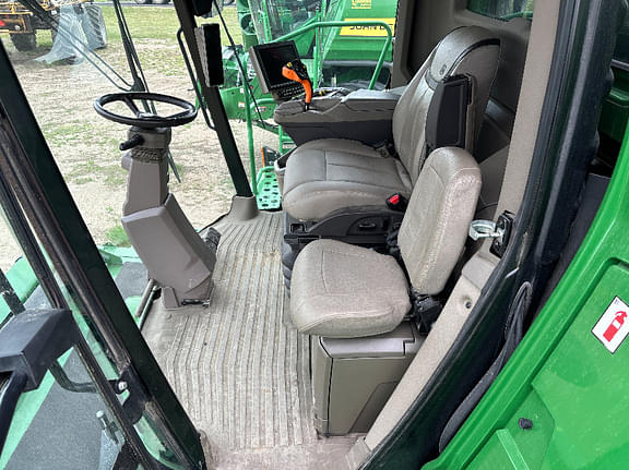 Image of John Deere X9 1000 equipment image 2
