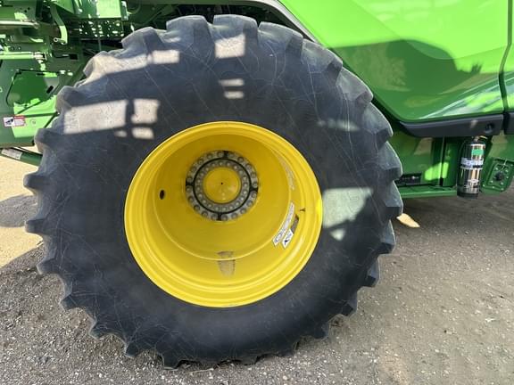 Image of John Deere X9 1000 equipment image 4