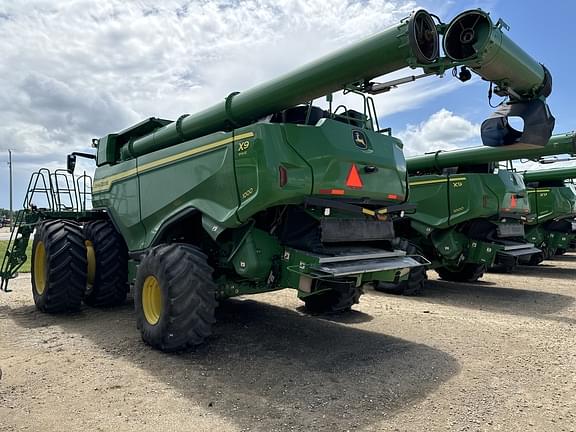 Image of John Deere X9 1000 equipment image 4