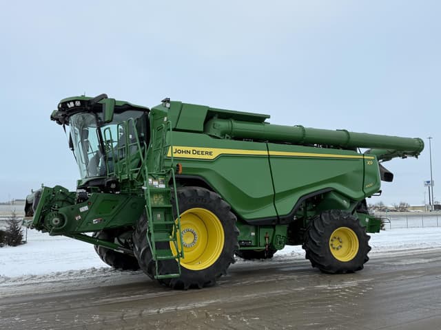 Image of John Deere X9 1000 equipment image 1
