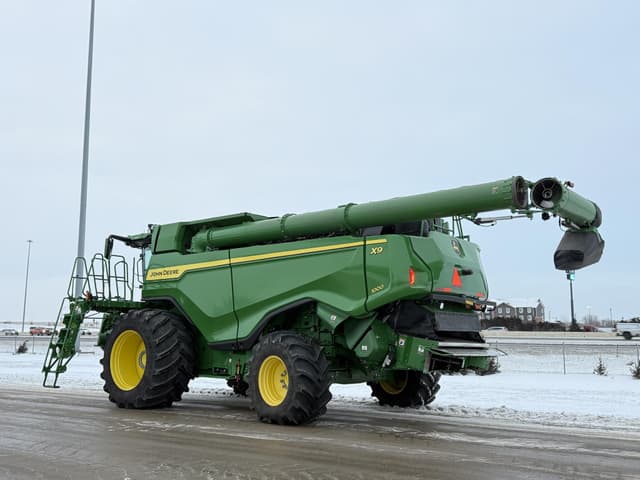 Image of John Deere X9 1000 equipment image 3