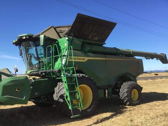 2021 John Deere X9 1000 Equipment Image0