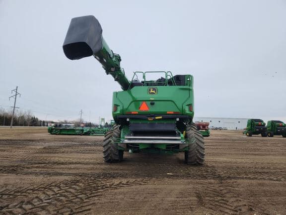 Image of John Deere X9 1000 equipment image 3