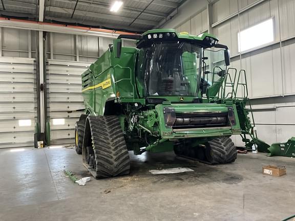 Image of John Deere X9 1100 equipment image 1
