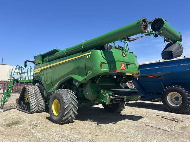 Image of John Deere X9 1100 equipment image 2
