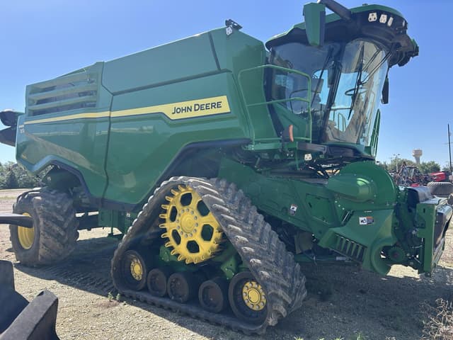 Image of John Deere X9 1100 equipment image 1