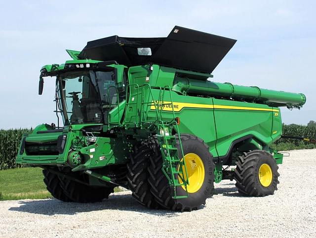 Image of John Deere X9 1100 equipment image 3