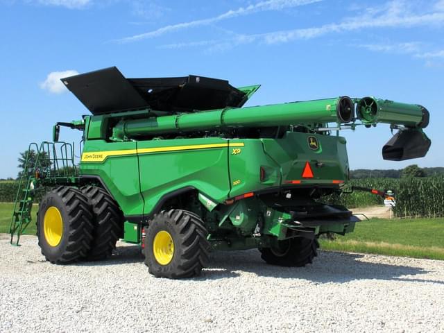 Image of John Deere X9 1100 equipment image 4