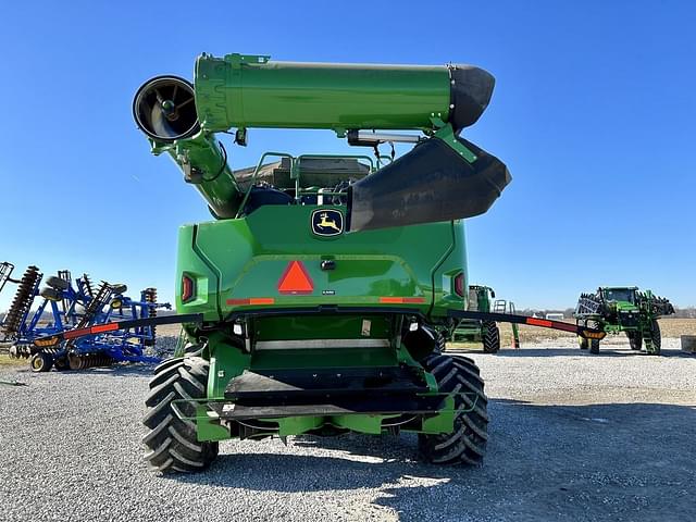 Image of John Deere X9 1100 equipment image 4