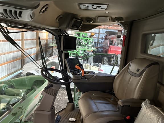 Image of John Deere X9 1100 equipment image 4