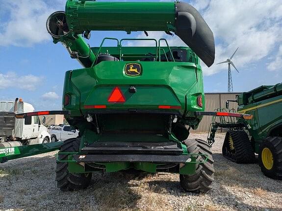 Image of John Deere X9 1100 equipment image 1