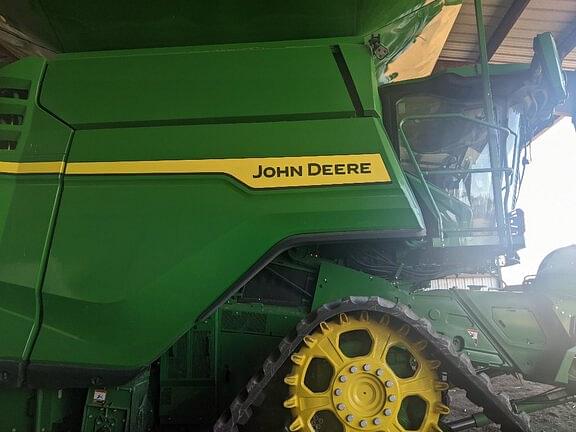 Image of John Deere X9 1100 equipment image 2