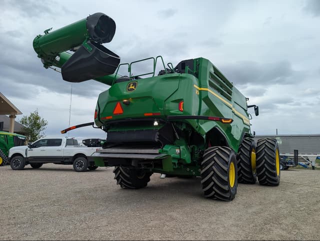 Image of John Deere X9 1100 equipment image 4