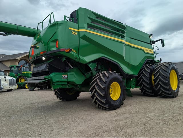 Image of John Deere X9 1100 equipment image 3
