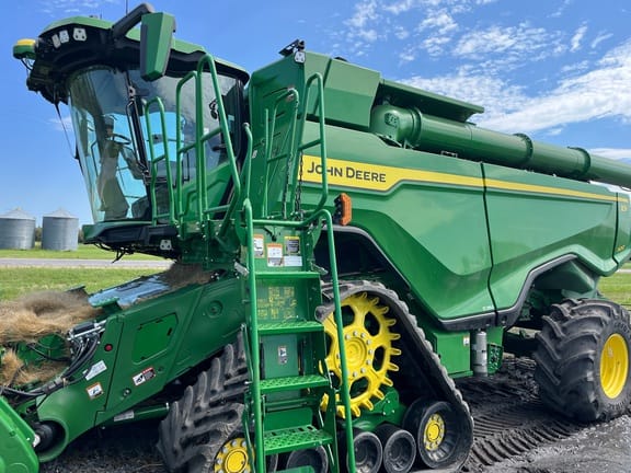 2021 John Deere X9 1100 Equipment Image0