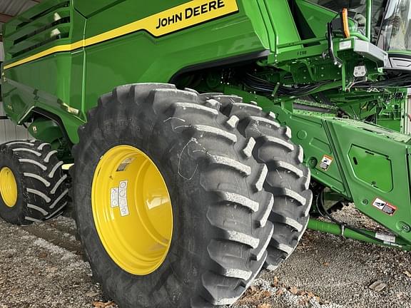 Image of John Deere X9 1100 equipment image 4