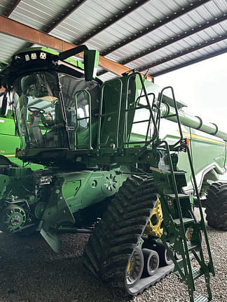 Image of John Deere X9 1100 equipment image 1