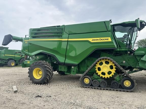 Image of John Deere X9 1100 equipment image 4