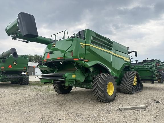 Image of John Deere X9 1100 equipment image 3