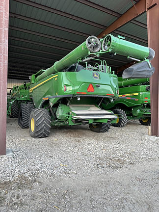 Image of John Deere X9 1100 equipment image 2