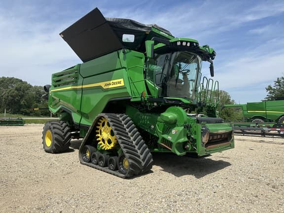 Image of John Deere X9 1100 equipment image 2