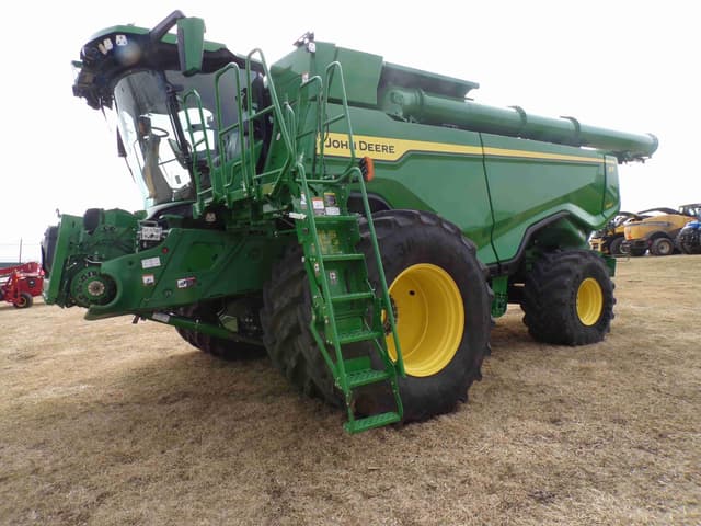 Image of John Deere X9 1100 equipment image 2