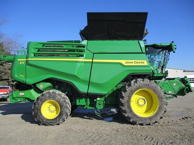 Image of John Deere X9 1100 equipment image 3