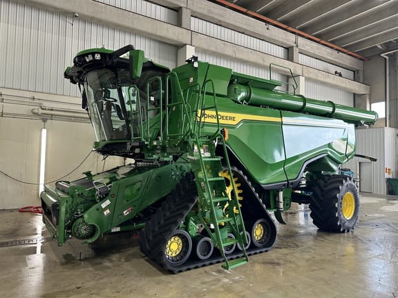 2021 John Deere X9 1100 Equipment Image0