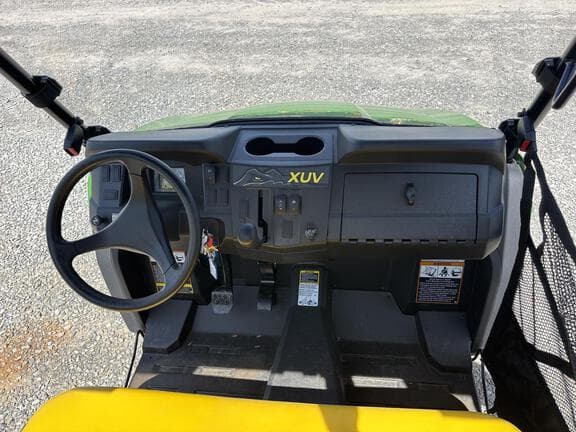 Image of John Deere XUV 560E equipment image 3