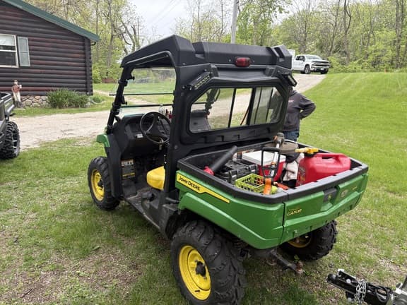 Image of John Deere XUV 560E equipment image 4
