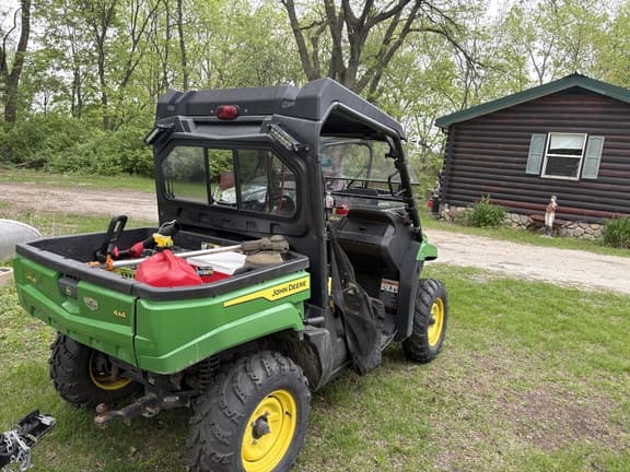 Image of John Deere XUV 560E equipment image 2